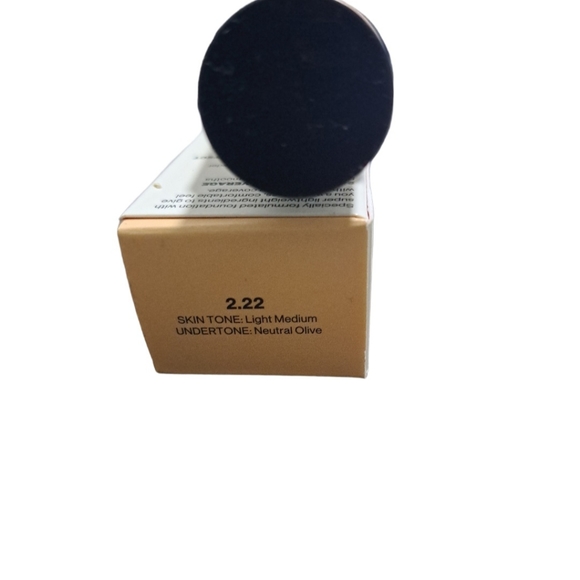 Studio Skin full Coverage 24 hour foundation - Picture 9 of 16